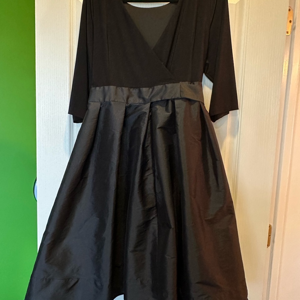 Adrianna Papell Plus Size Classic Black Fit and Flare Dress NWT - Picture 3 of 5